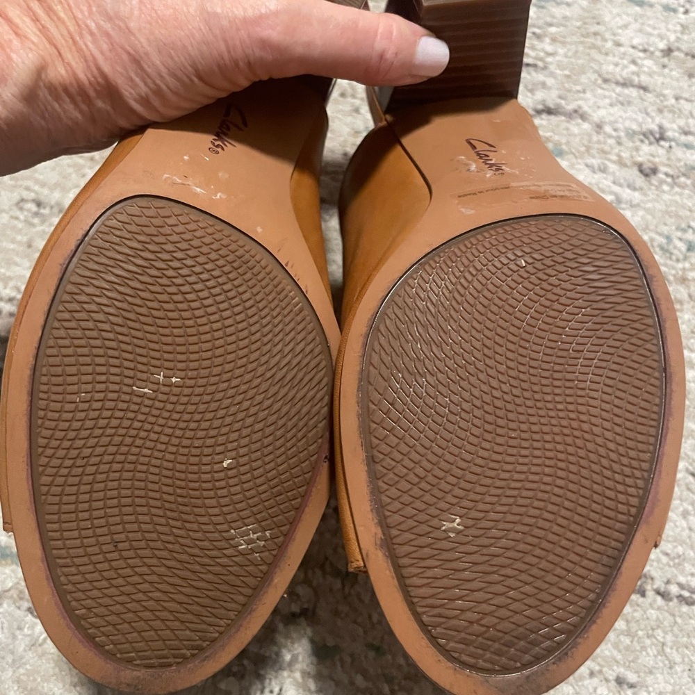 Clarks Women's Brown Leather Open-Toe Slingback Mules - Picture 9 of 11